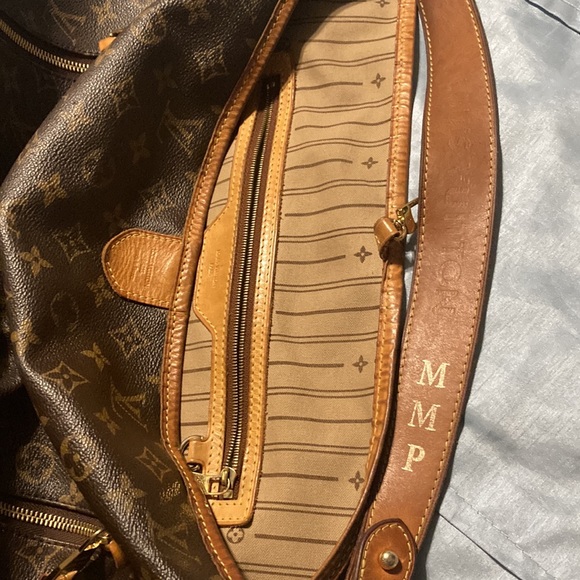 Louis Vuitton GM Delightful - Picture 9 of 16